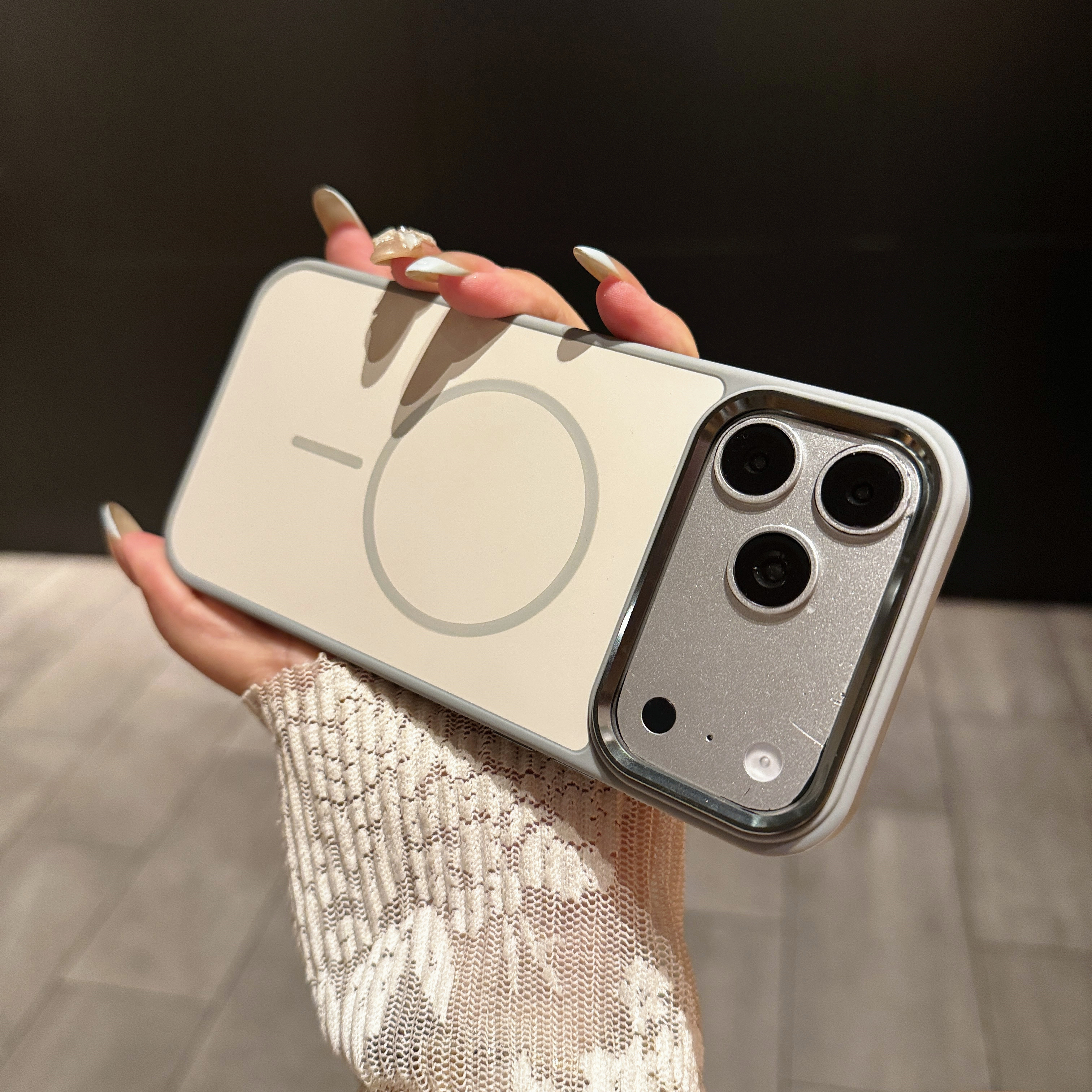 Skin Feel for Magsafe Magnetic – обзор и цена Metal Photo Panel